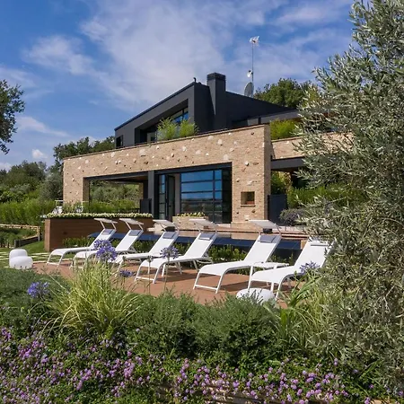 Radici Luxury 4* Monsampolo Del Tronto